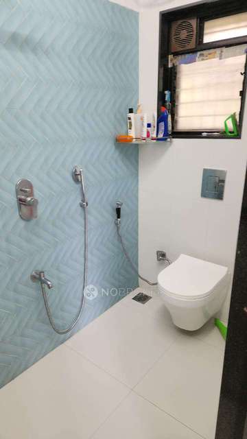 2 BHK Flat In Chiranjeev Society For Sale  In Vile Parle East