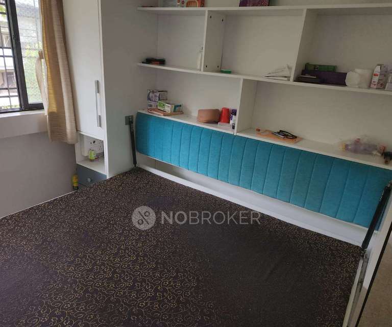 2 BHK Flat In Chiranjeev Society For Sale  In Vile Parle East