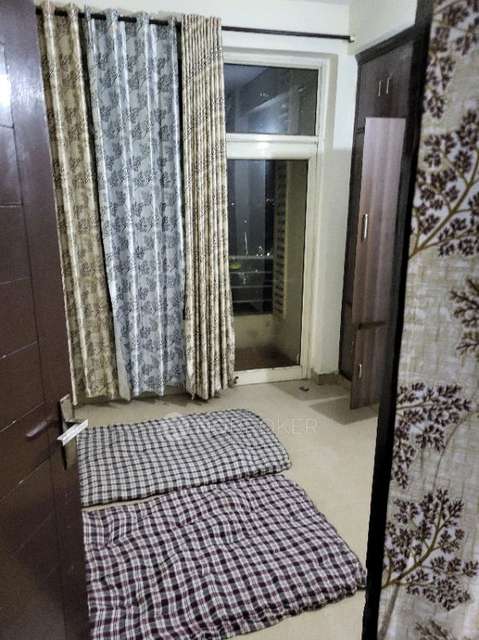 Single Room for Male In 3 BHK  In Avj Homes Beta 2 In Beta I, Greater Noida