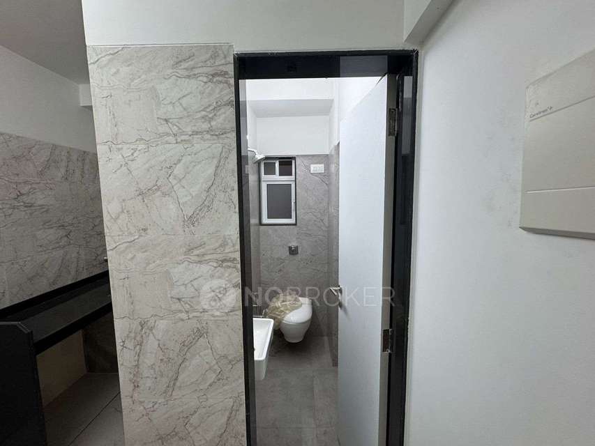 1 RK Flat In Pruthi Annexe For Sale  In Santacruz East