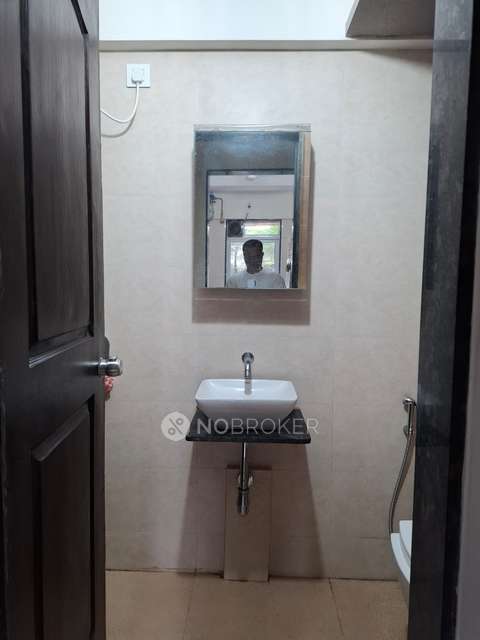 2 BHK Flat In Axiom Capitol, Mulund East For Sale  In Mulund East