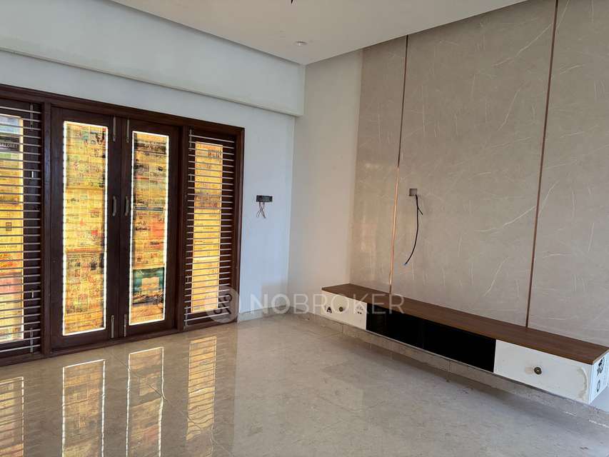4+ BHK House For Sale  In Kogilu