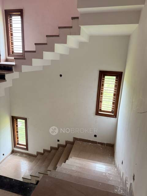 4+ BHK House For Sale  In Kogilu