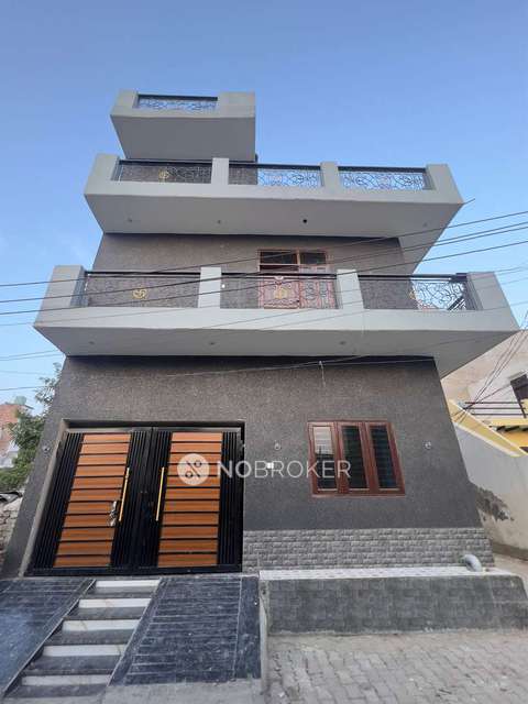 1 RK House for Rent  In  Sector 87