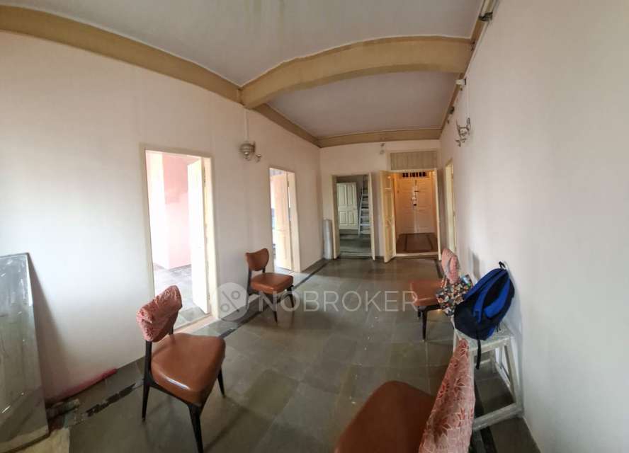 1 BHK Flat In Unwalla Building Mumbai South for Rent  In Grant Road