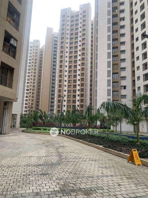2 BHK Flat In Sunteck Westworld, Naigoan East For Sale  In Naigaon