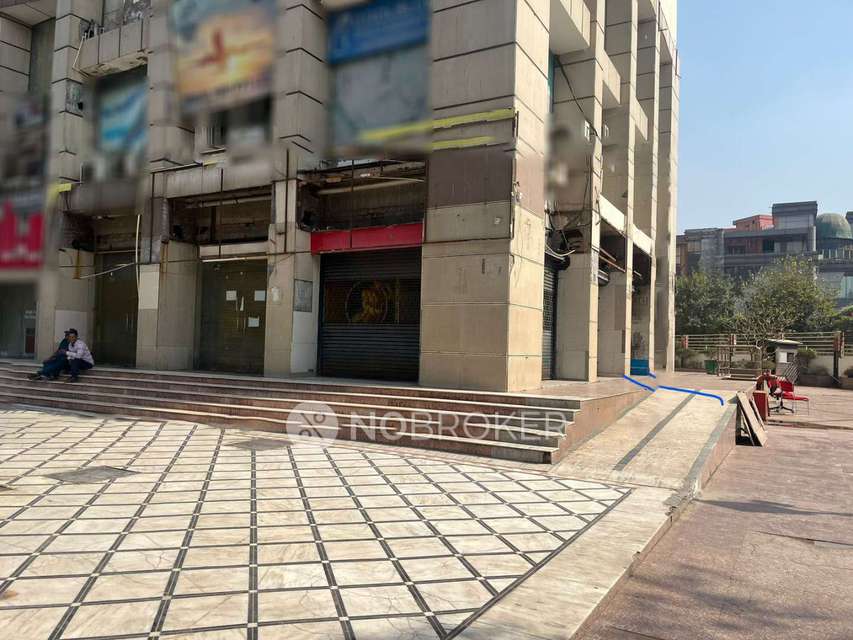 Showroom in Janakpuri, Delhi for sale 