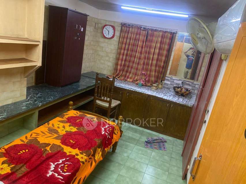 Single Room for Male In 4+ BHK  In Valasaravakkam