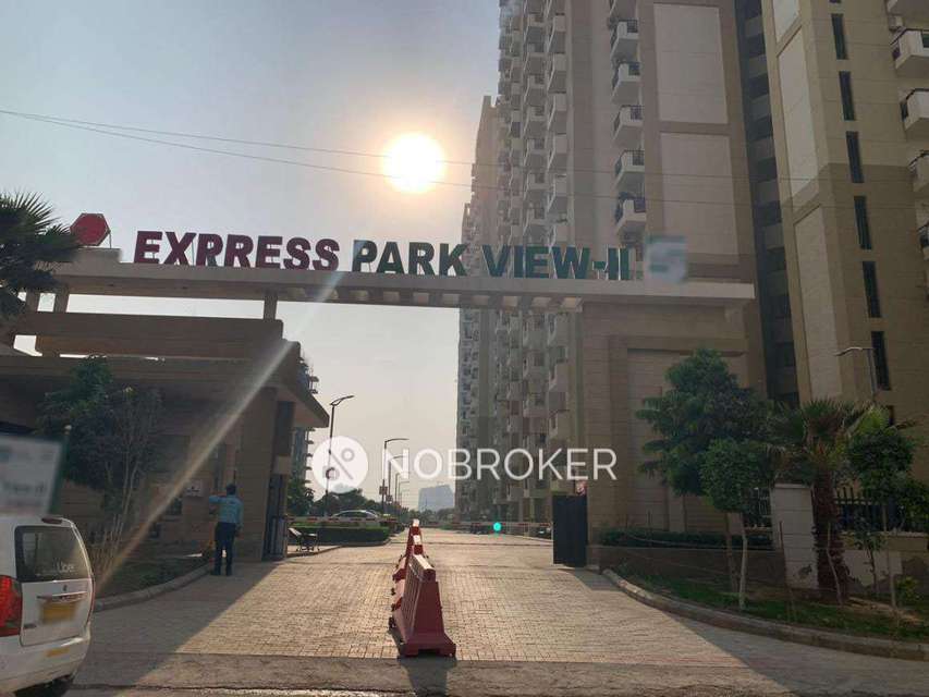 Single Room for Male In 3 BHK  In Express Park View - I  In  Chi V