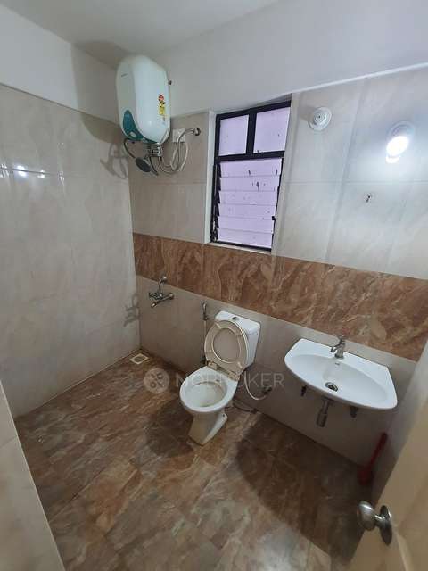 2 BHK Flat In Kolte Patil Ivy Apartments, Pune for Rent  In Wagholi
