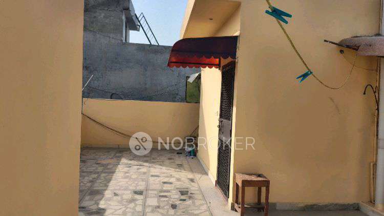1 RK Villa In Pocket 20, Rohini Sector 3 for Rent  In 69, Pocket E 20, Pocket 20, Sector 3e, Rohini, Delhi, 110085, India