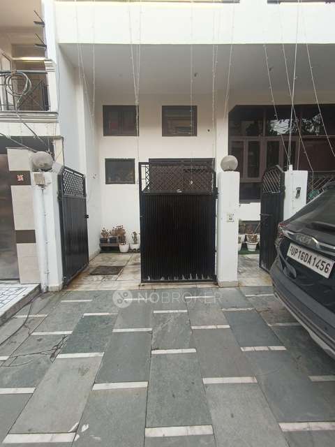 Shop in Sector 41, Noida for Rent 