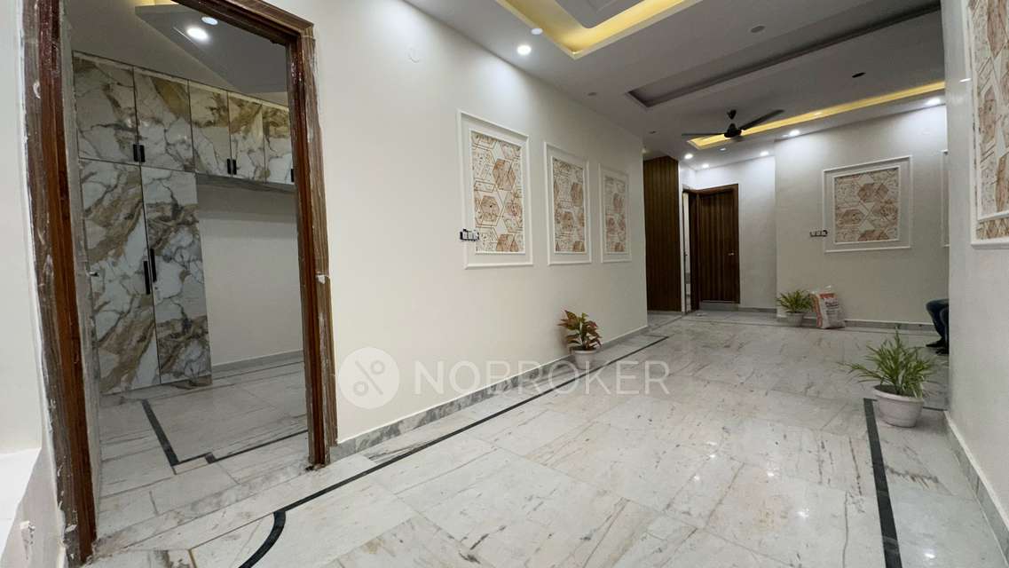 3 BHK Flat In Apartment  For Sale  In Tilak Nagar
