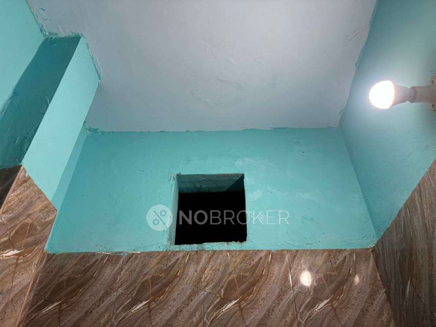 1 BHK Flat In Standalone Buidling For Sale  In Kotla Mubarakpur