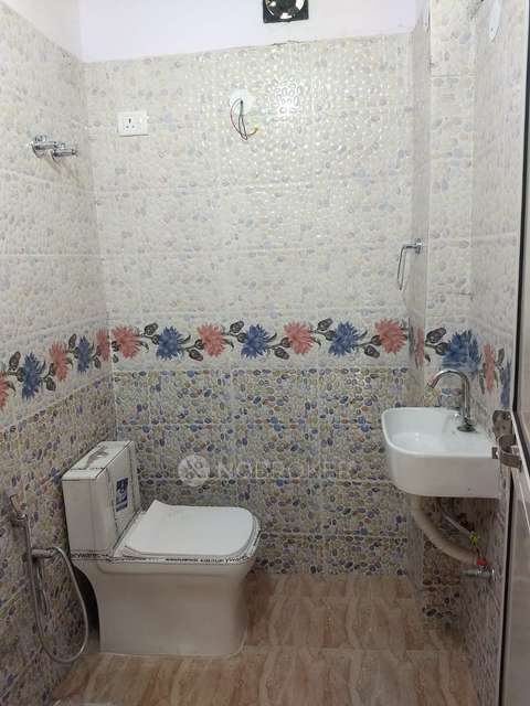 3 BHK Flat In Everest Apartments For Sale  In Kalkaji Extension