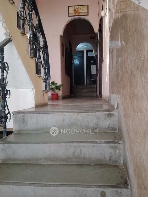 PG for Girls in Laxmi Nagar