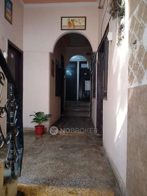 PG for Girls in Laxmi Nagar