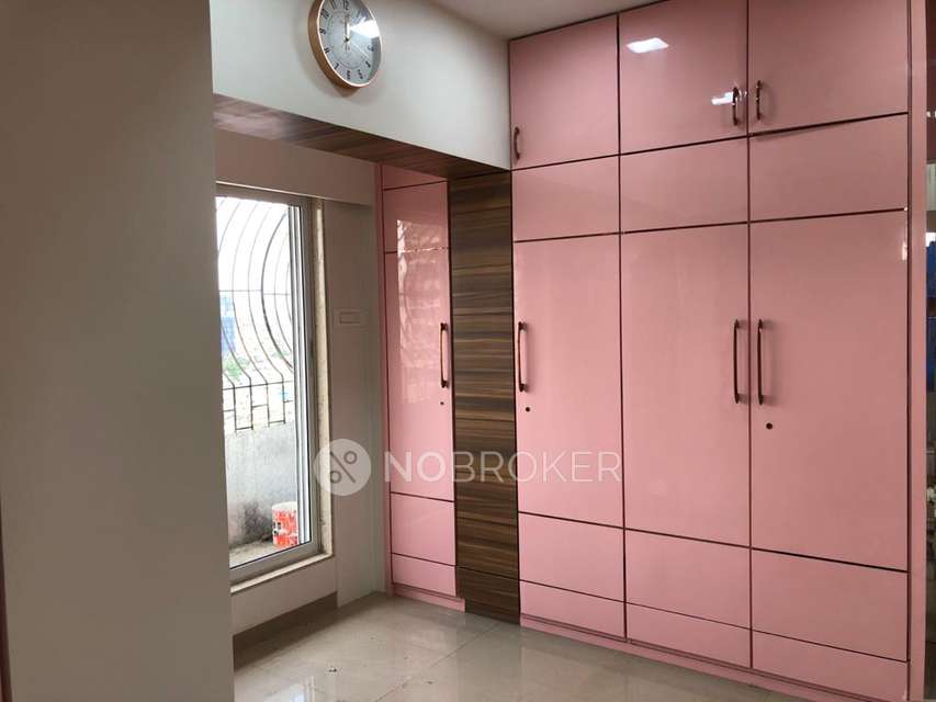 1 BHK Flat In Tower52 For Sale  In Nagpada