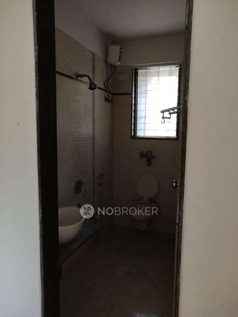 2 BHK Flat In Dosti Carnation Co Op Hsg Soc Limited For Sale  In Antop Hill