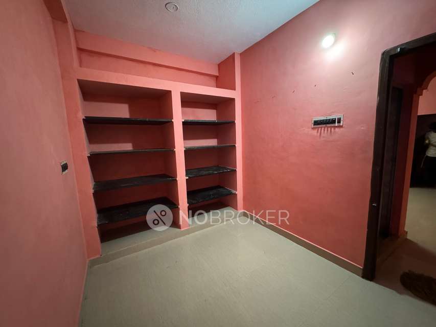 1 BHK House for Rent  In Karneeswarar Koil Street