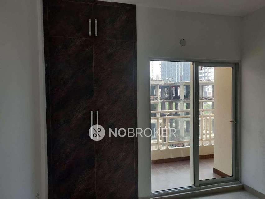 2 BHK Flat In Elite Golf Greens For Sale  In Sector 79