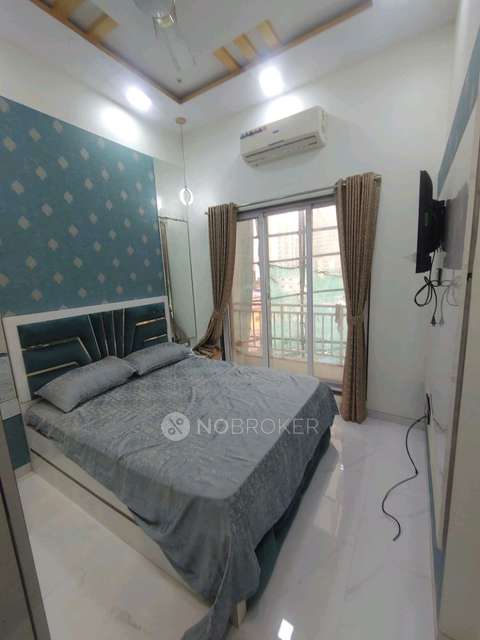 2 BHK Flat In  Green Acres For Sale  In Malad East