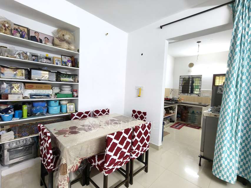 2 BHK Flat In Pavithra Enclave For Sale  In Manikonda
