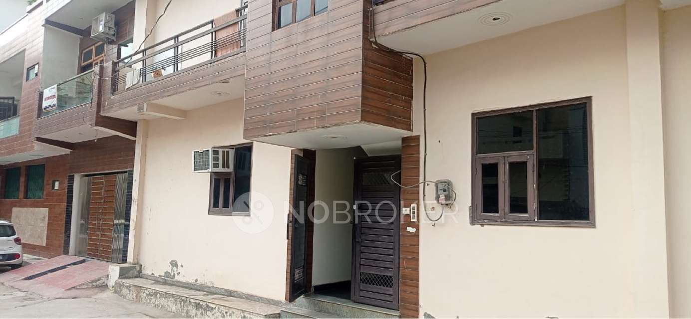 3 BHK House For Sale  In Rajendra Park, Sector 105