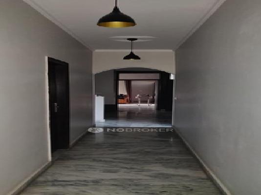 4+ BHK Flat In Standalone Building  For Sale  In Sector 39