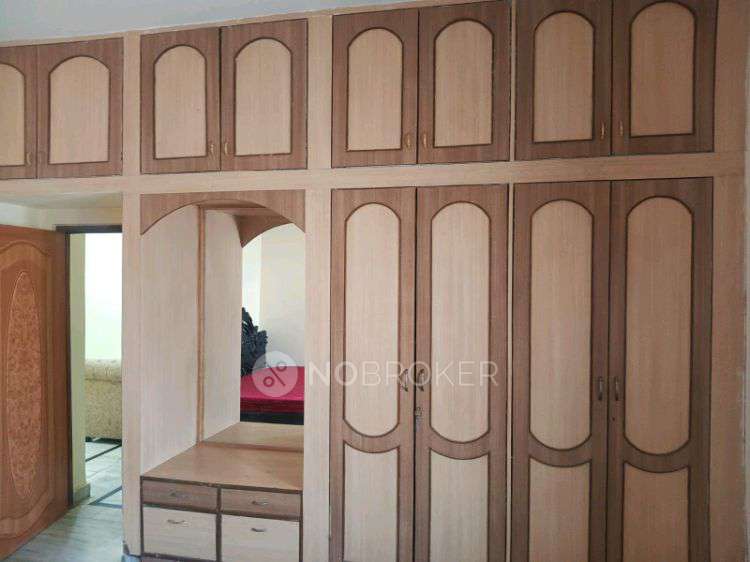 1 BHK House for Rent  In Paradise Metro Station