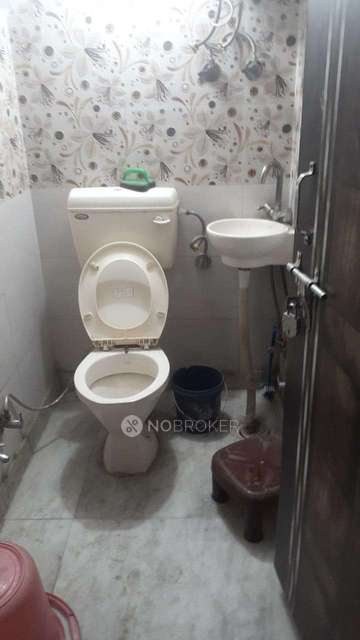 1 RK Flat In Standalone Building  For Sale  In  Shalimar Bagh,