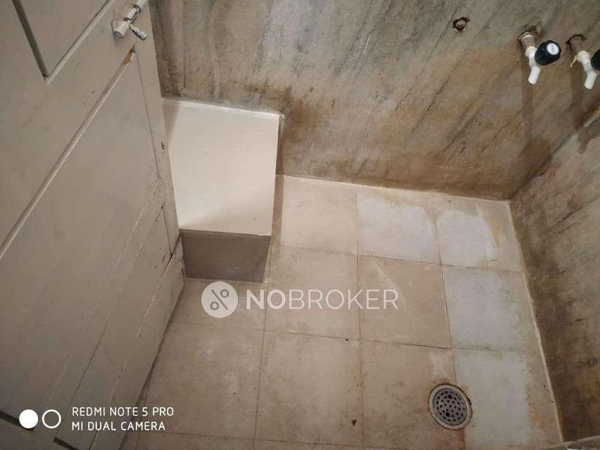 4+ BHK Flat In Standalone Building  For Sale  In Srinagar