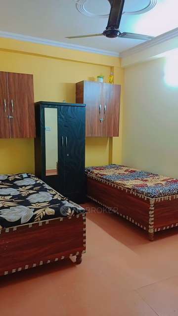 PG for Girls in Shakarpur