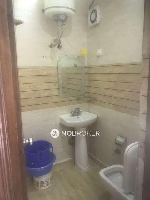 2 BHK Flat In Kasturba Niketan For Sale  In Lajpat Nagar