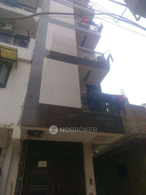 1 BHK Flat In Standalone Builidng for Rent  In Dwarka