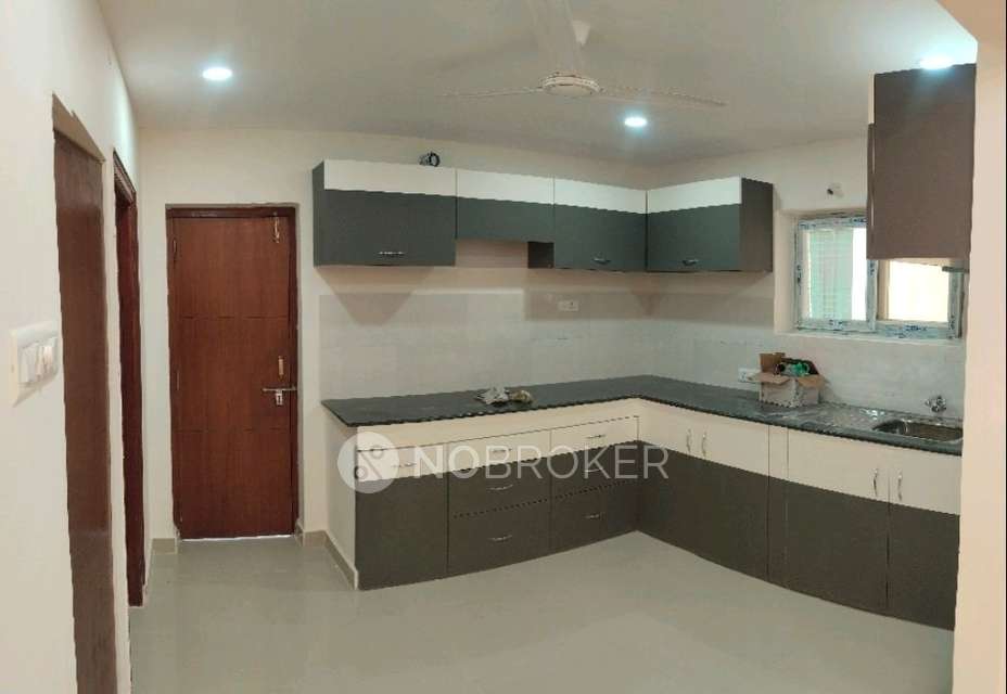 Single Room for Female In 3 BHK  In Sankalp Sankalp Homes Apartment In Tellapur