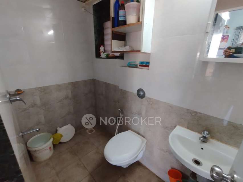 2 BHK Flat In Akar Pinnacle For Sale  In Borivali East