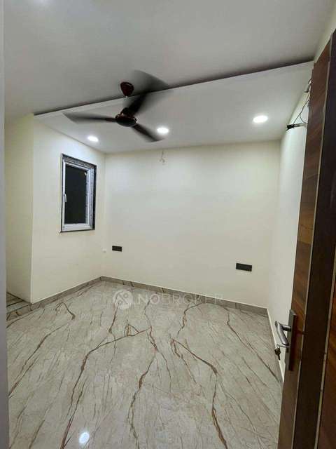 3 BHK Flat In Standalone Builidng  For Sale  In Mahendru Enclave