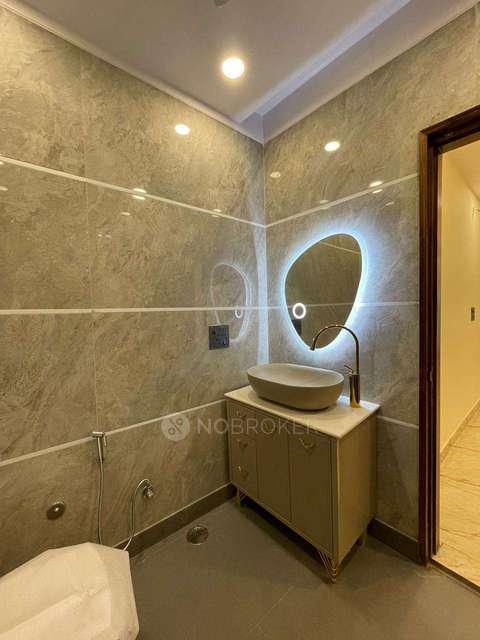 3 BHK Flat In Standalone Builidng  For Sale  In Mahendru Enclave