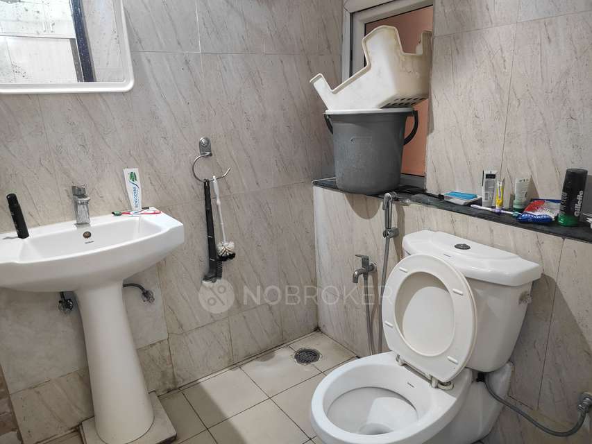3 BHK Flat In Aditya Empress Towers For Sale  In Shaikpet