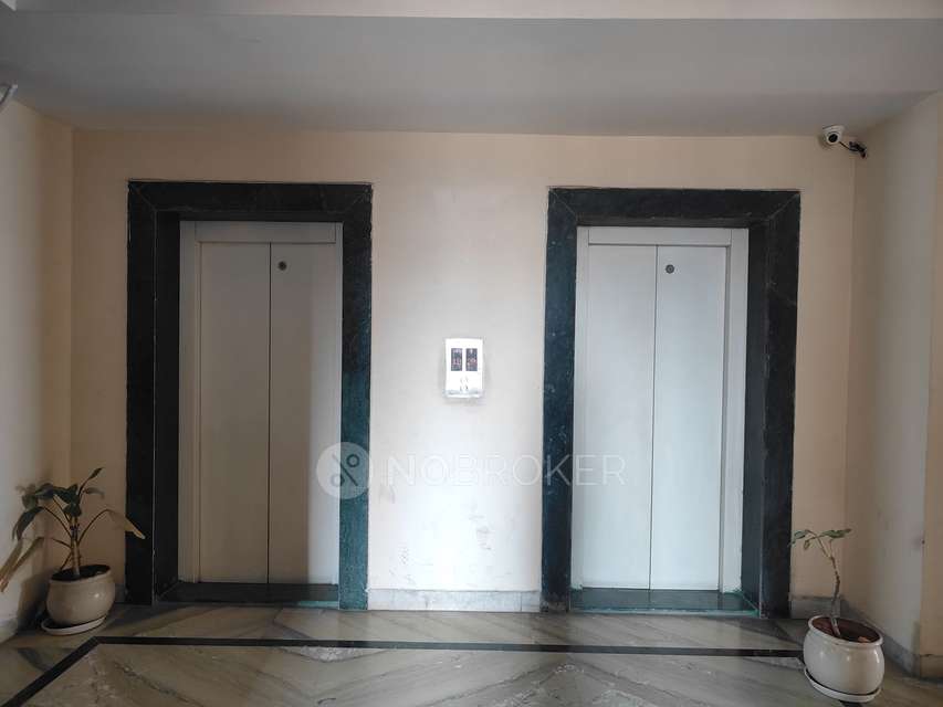 3 BHK Flat In Aditya Empress Towers For Sale  In Shaikpet