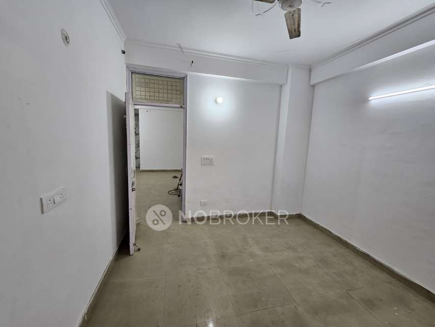 2 BHK Flat In Royal Apartment, Sector 73 For Sale  In Sector 73