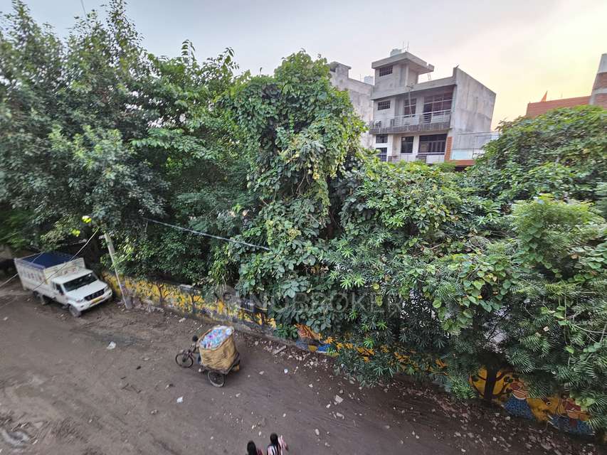 2 BHK Flat In Royal Apartment, Sector 73 For Sale  In Sector 73