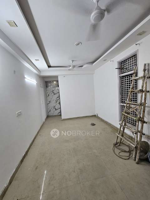 2 BHK Flat In Royal Apartment, Sector 73 For Sale  In Sector 73