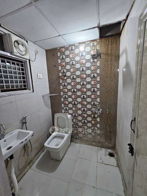 2 BHK Flat In Royal Apartment, Sector 73 For Sale  In Sector 73