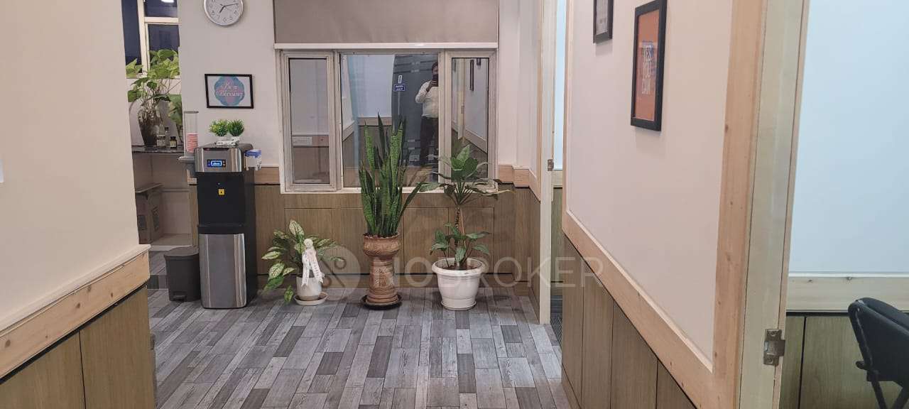 Showroom in Alpha-i Commercial Belt, Greater Noida for Rent 
