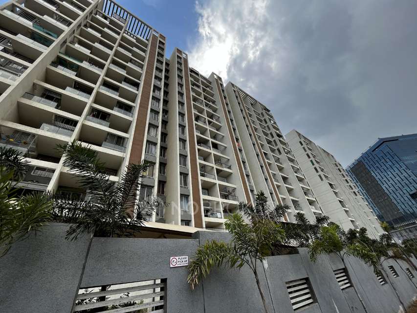 2 BHK Flat In Majestique Towers, Kharadi for Rent  In Majestique Towers