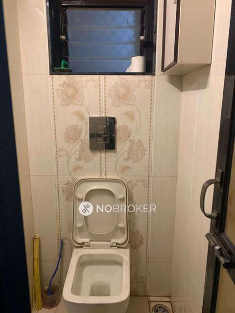 1 BHK Flat In Hind Mansion For Sale  In Mahim 