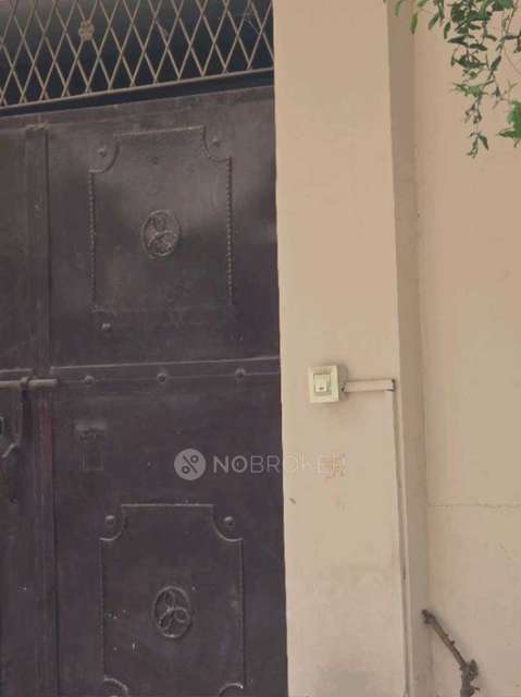 PG for Girls in Ghukna