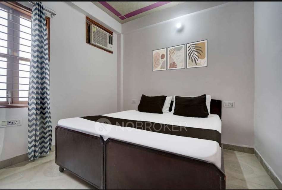 PG for Girls in Sector 15